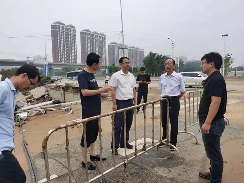 集團(tuán)公司黨委書(shū)記、董事長(zhǎng)、總經(jīng)理秦廣遠(yuǎn)赴市政項(xiàng)目檢查指導(dǎo)災(zāi)后恢復(fù)重建工作